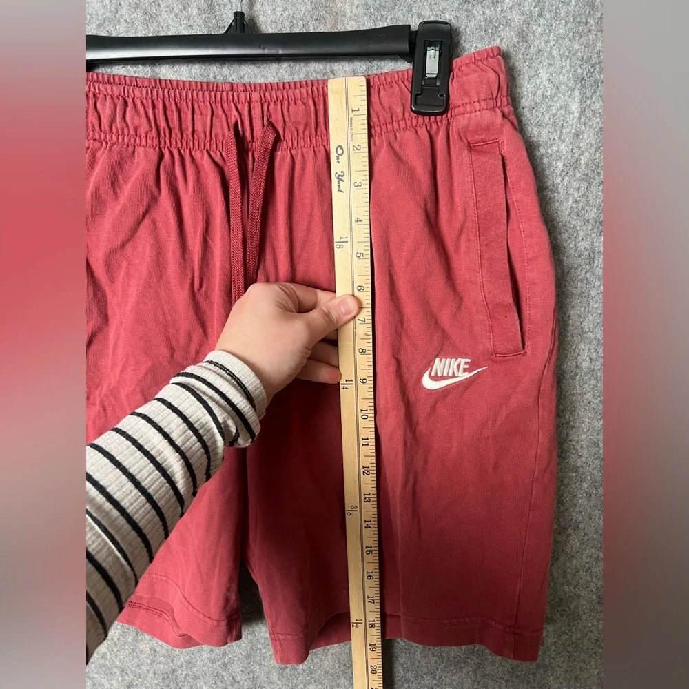 Nike Men Size Medium Launge Red Shorts‎